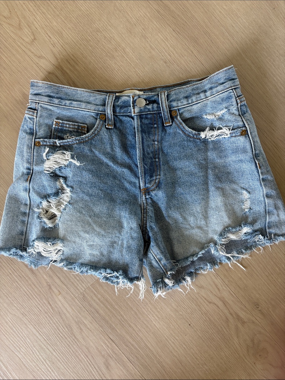 Universal Thread Light Blue Distressed 90s baggy short Denim Shorts